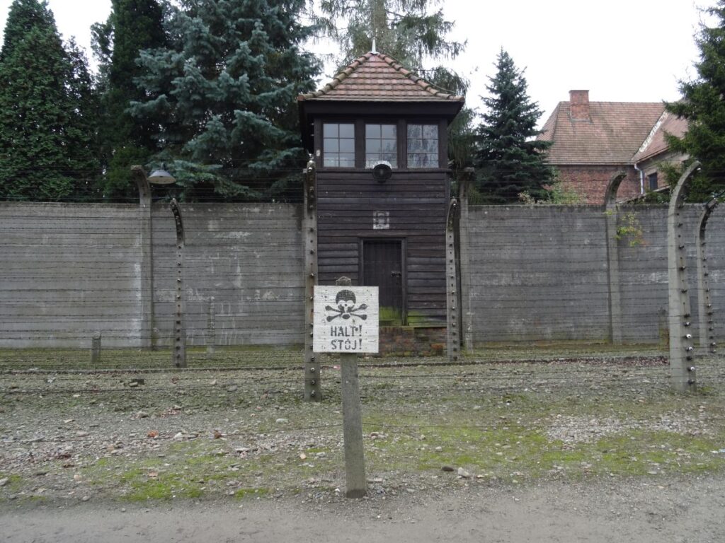 sign at auschwitz