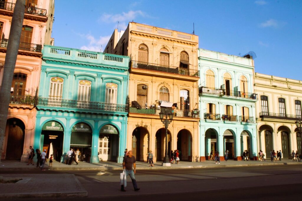havana colorful street