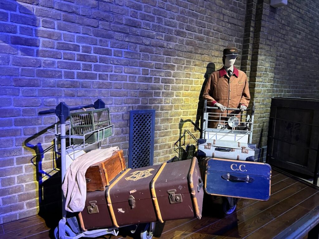 scene at kings cross station harry potter