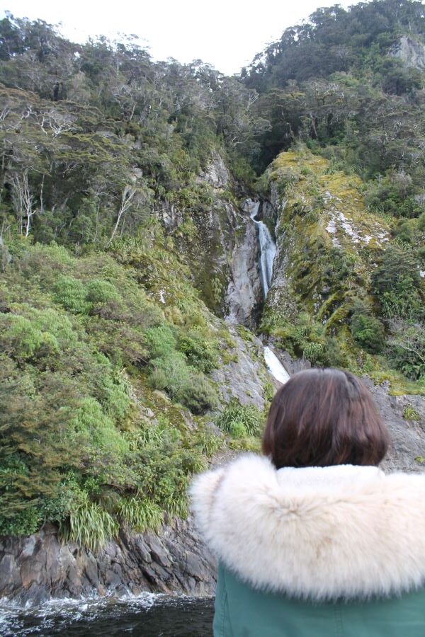 waterfall doubtful sound