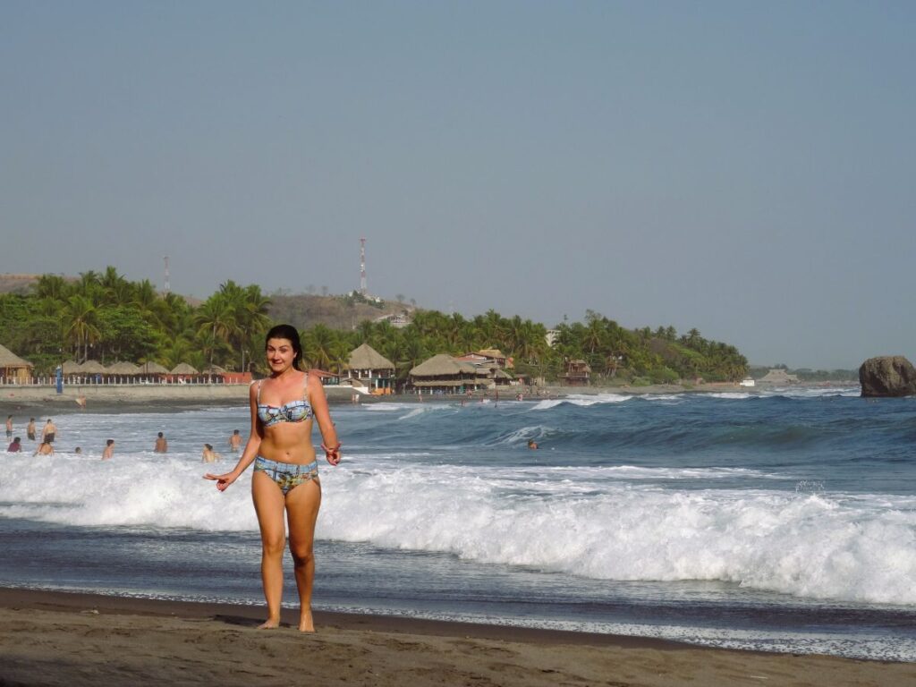 lady el tunco beach swimming