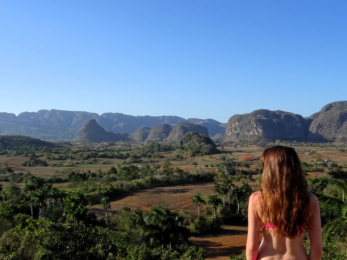 lady at viewpoint hotel los jazmines vinales