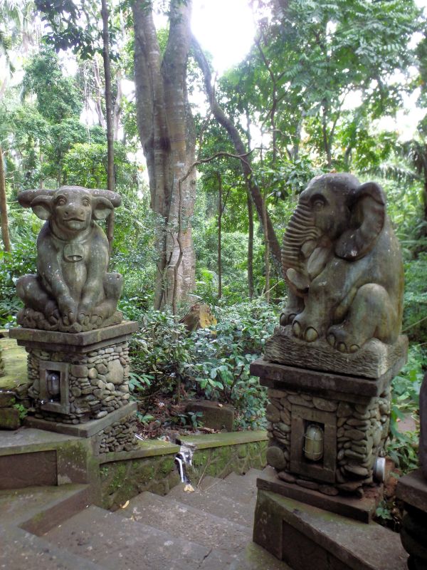 monkey temple ubud statues