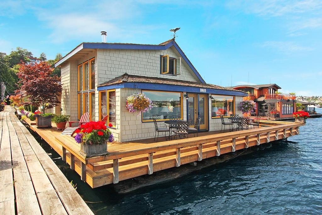 sleepless in seattle houseboat
