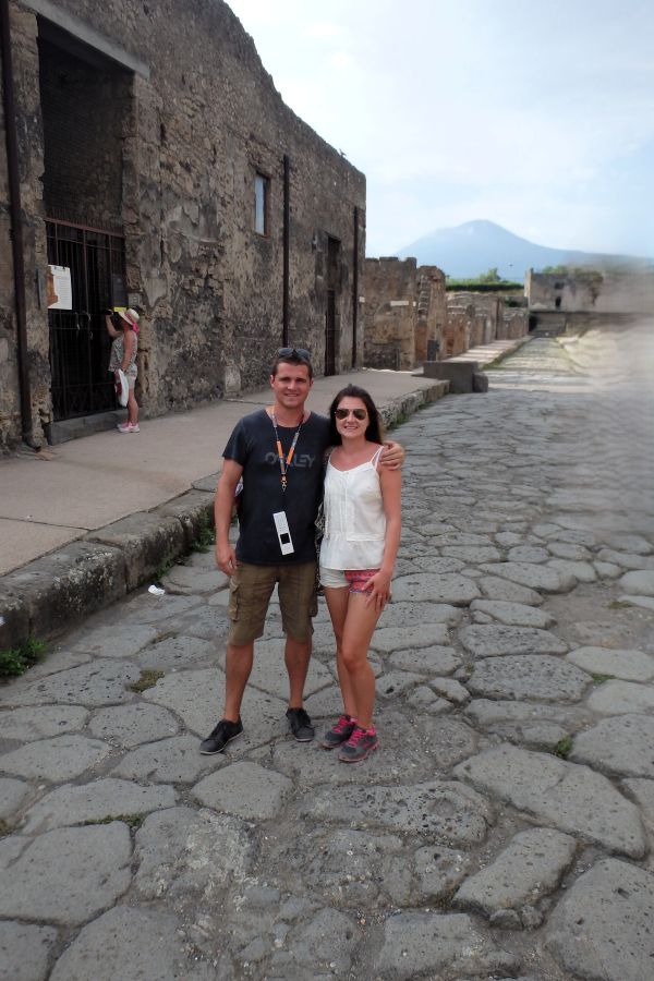 couple pompeii